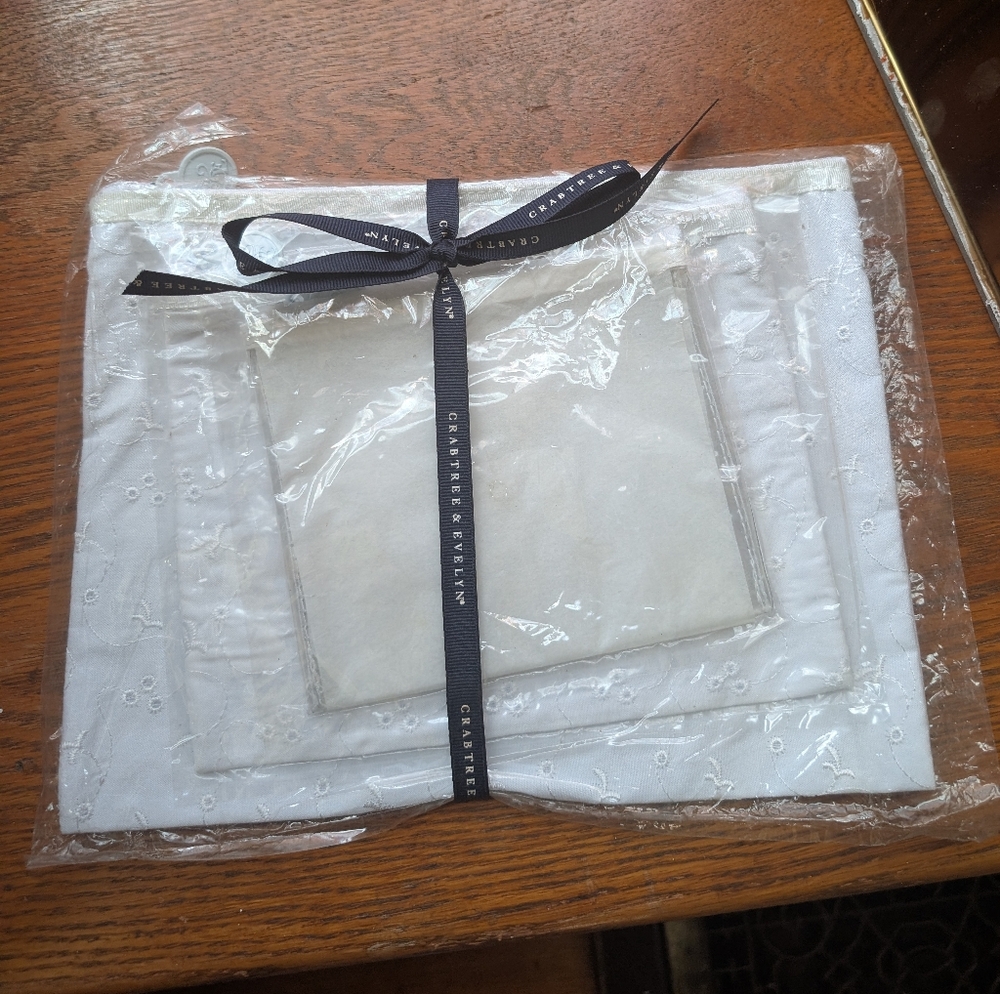 Crabtree & Evelyn White Eyelet Makeup Bags